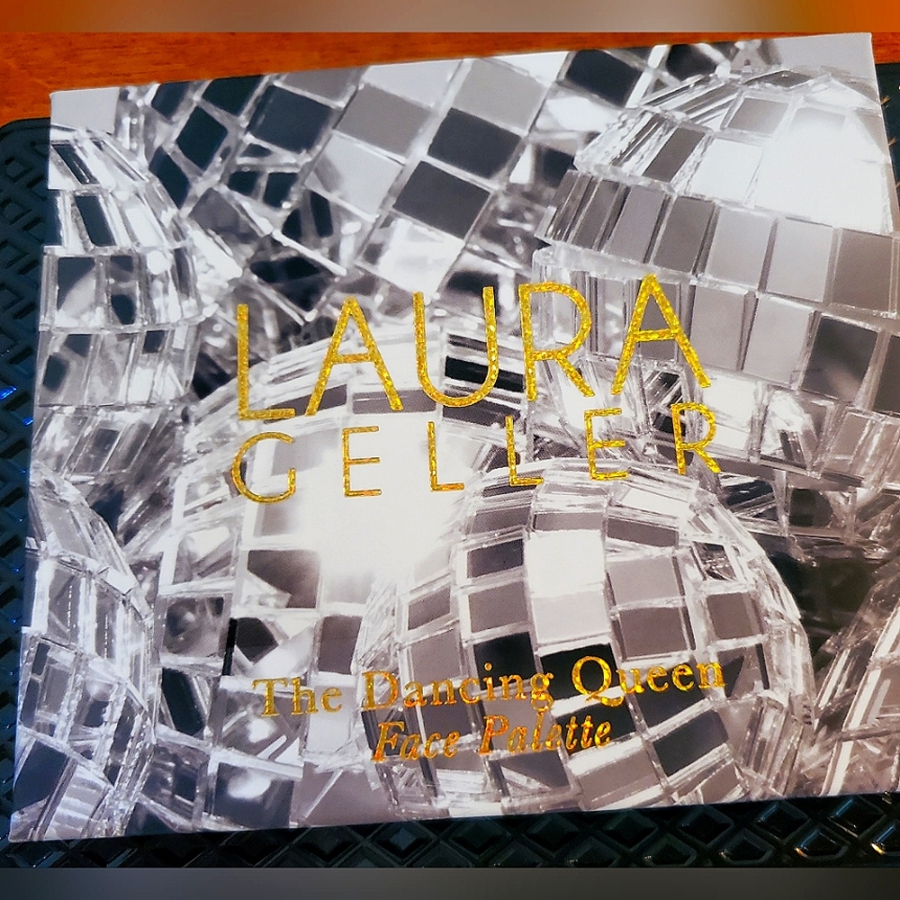 ☆A little treat for yourself! NIB Laura Geller Face Palette